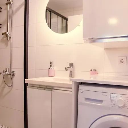 Centrally Located Flat Near Kulturpark * İzmir