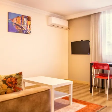 Centrally Located Flat Near Kulturpark דירה